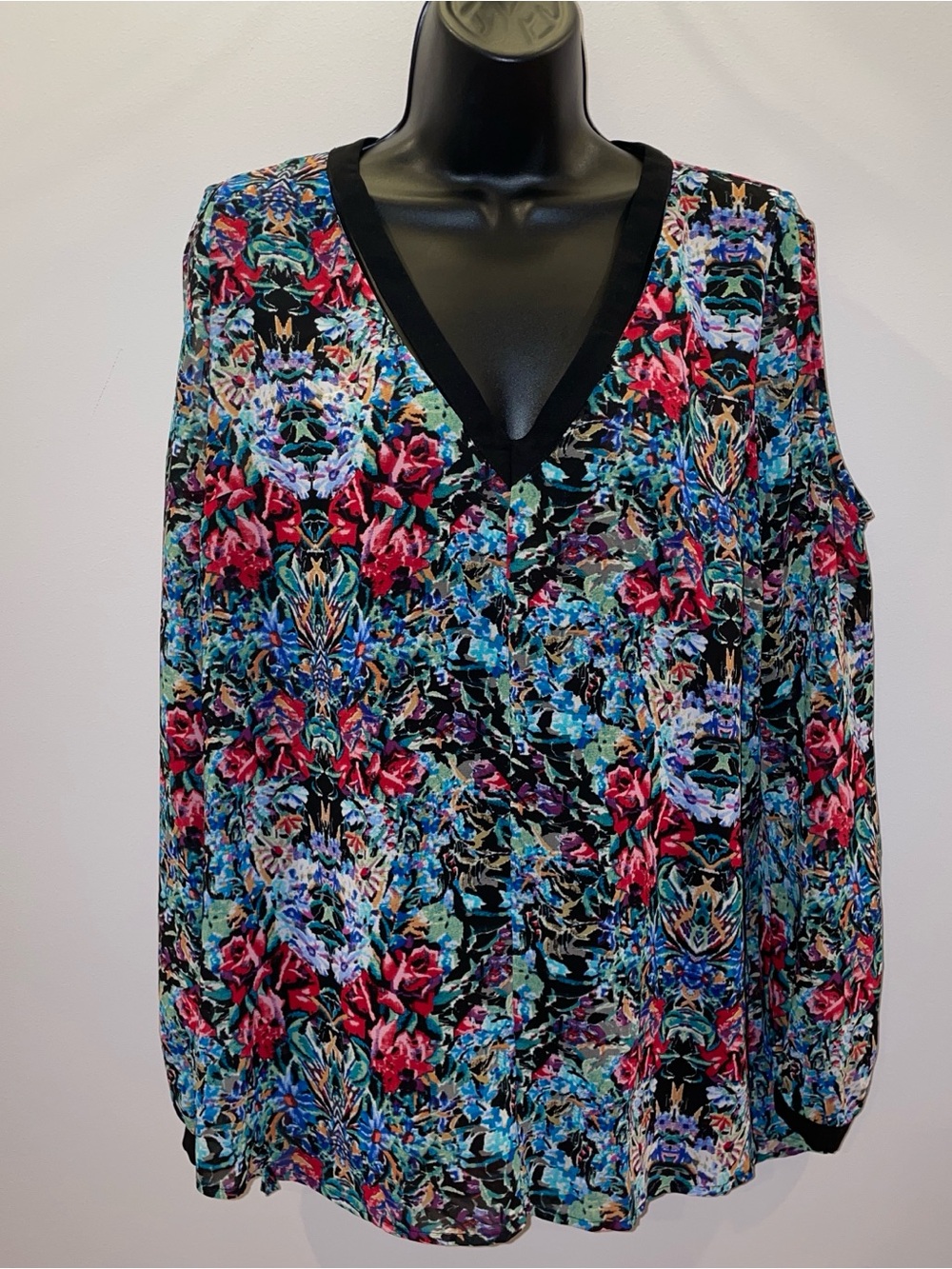 Floral Cold-Shoulder Top - Picture 3 of 7